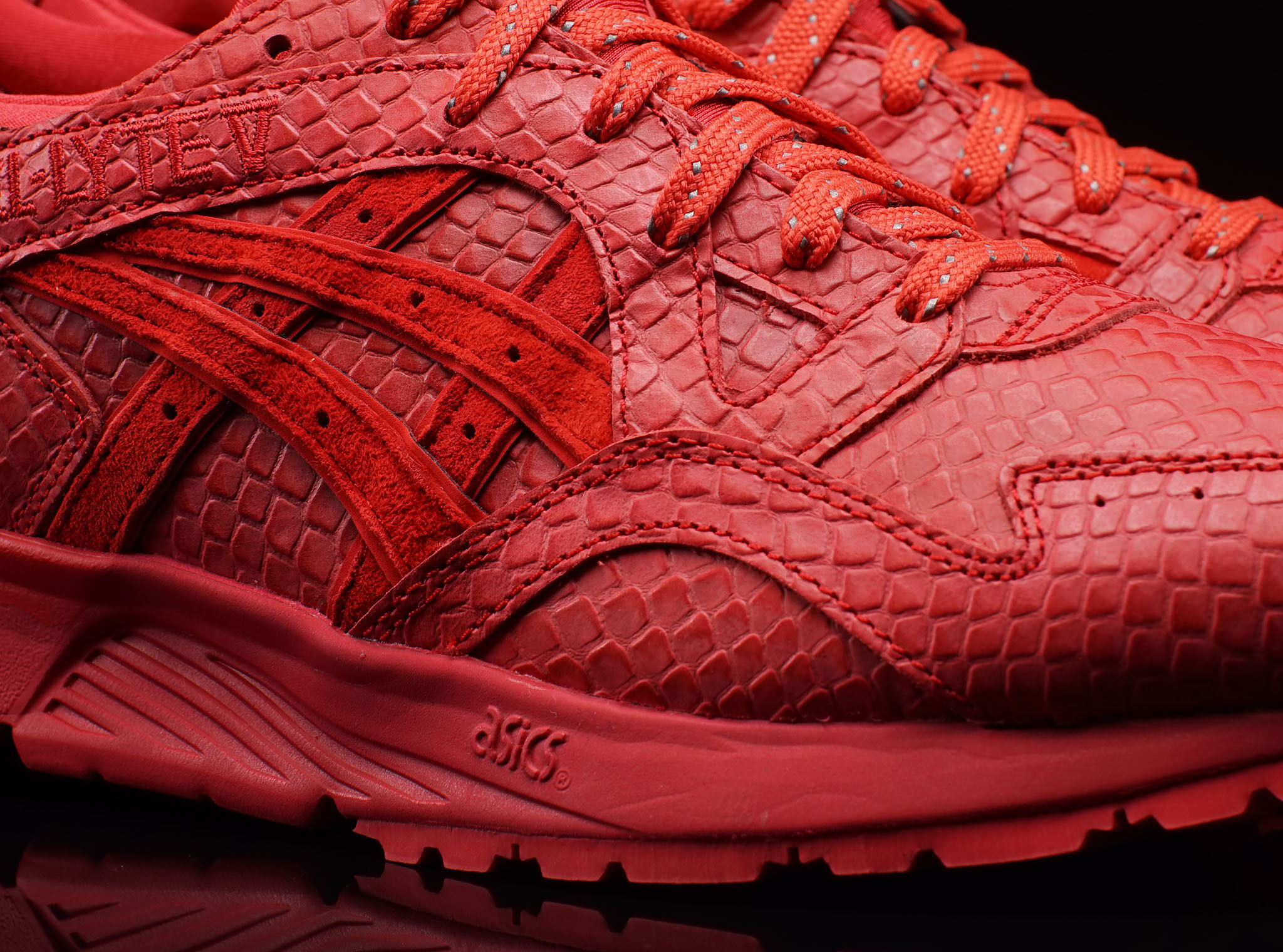 triple red asics
