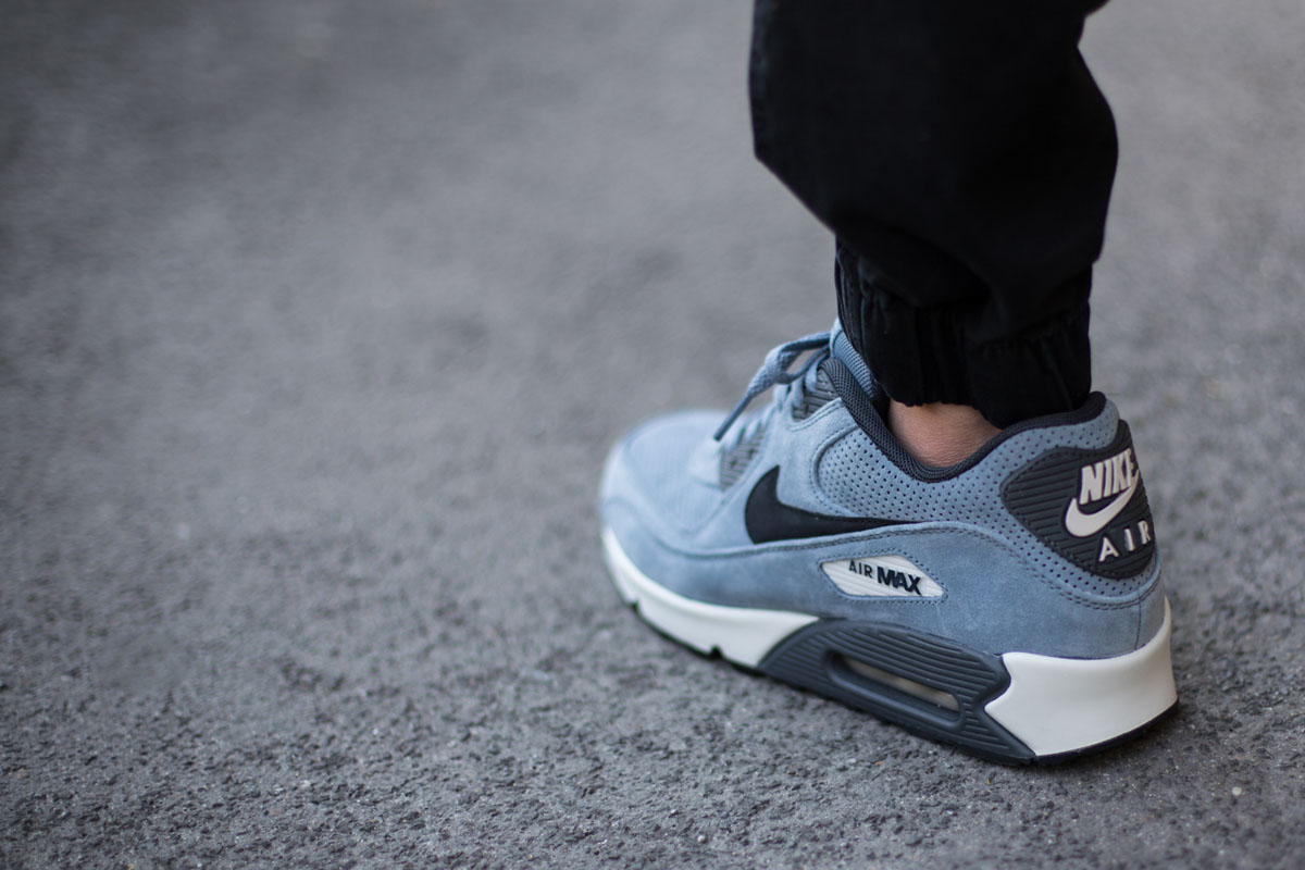 nike air max leather blue