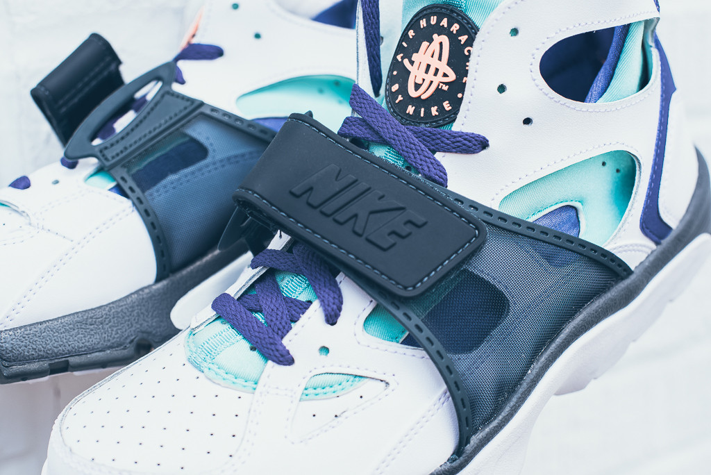 nike air trainer huarache scratch