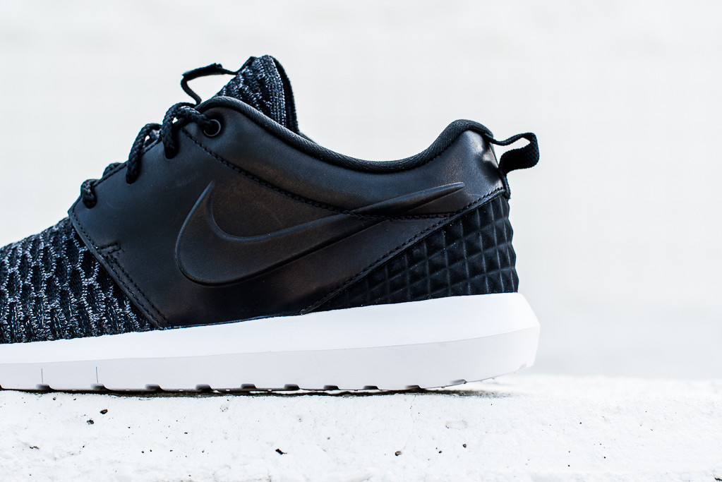 Nike Roshe One Flyknit PRM Available WAVE®