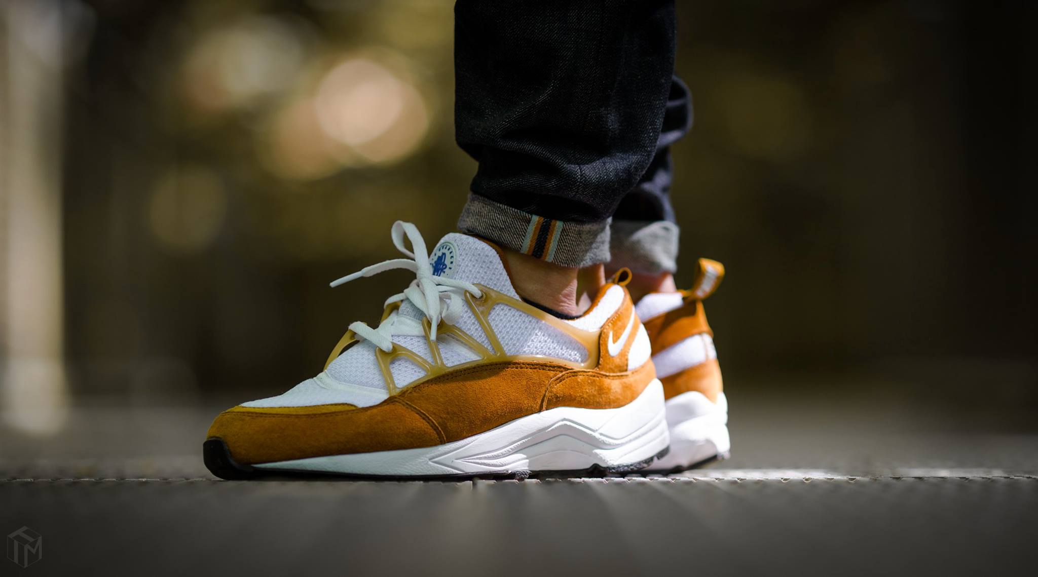 nike air huarache light dorados