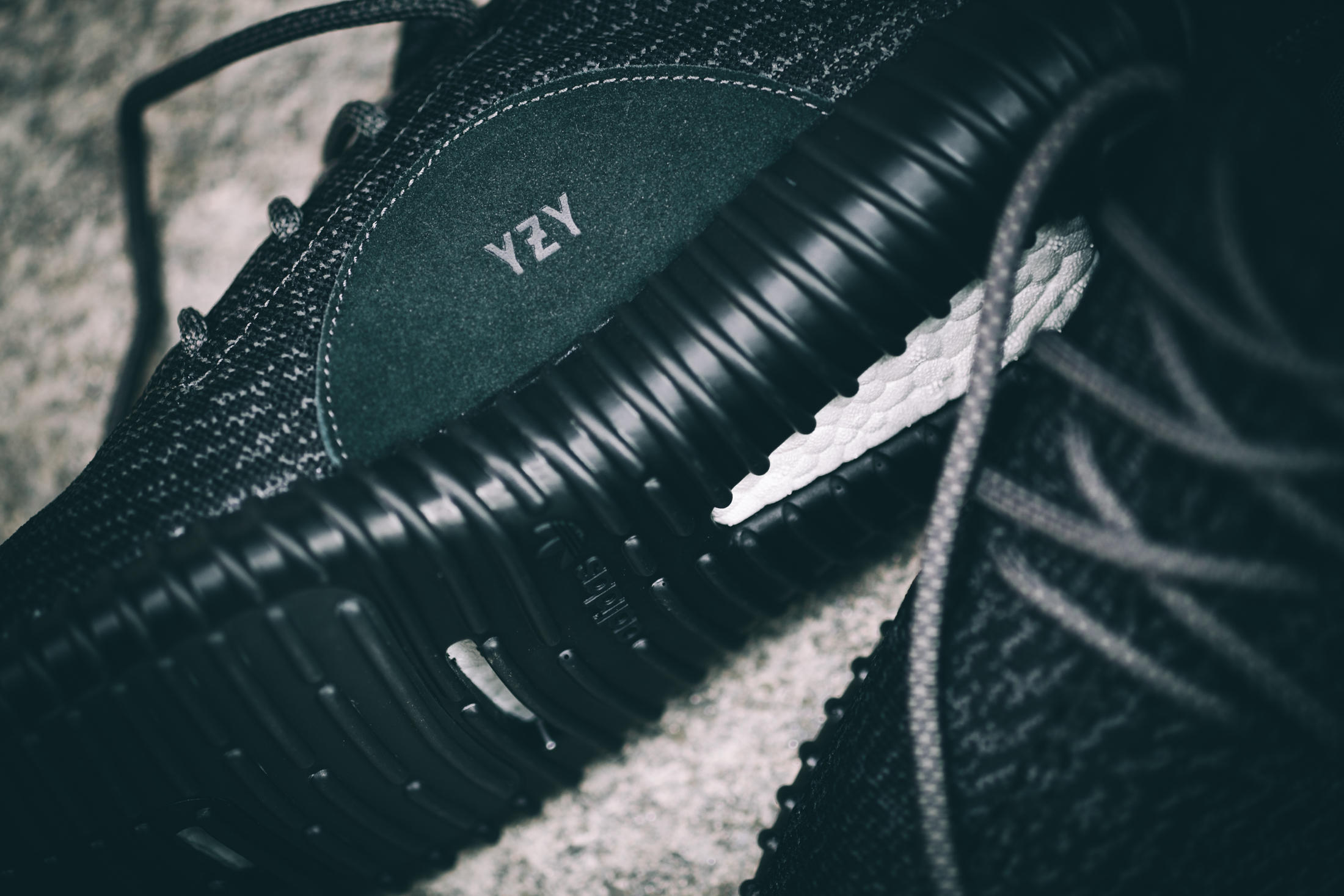 yeezy boost 350 black bottom