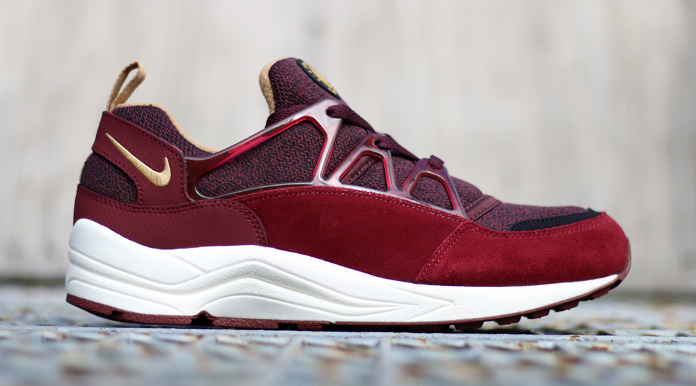 nike huarache burgundy mens