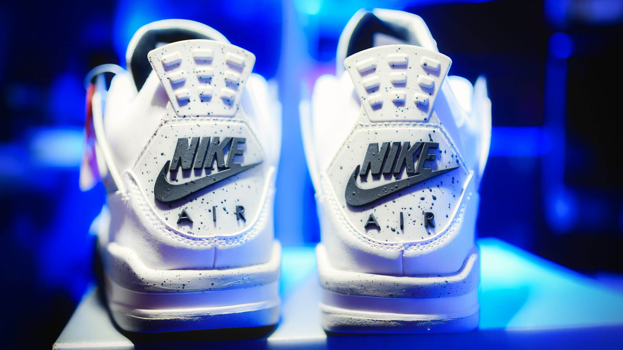 Retour du logo 'Nike Air' sur la Air Jordan 4 'White Cement' pour 2016 | WAVEÂ®