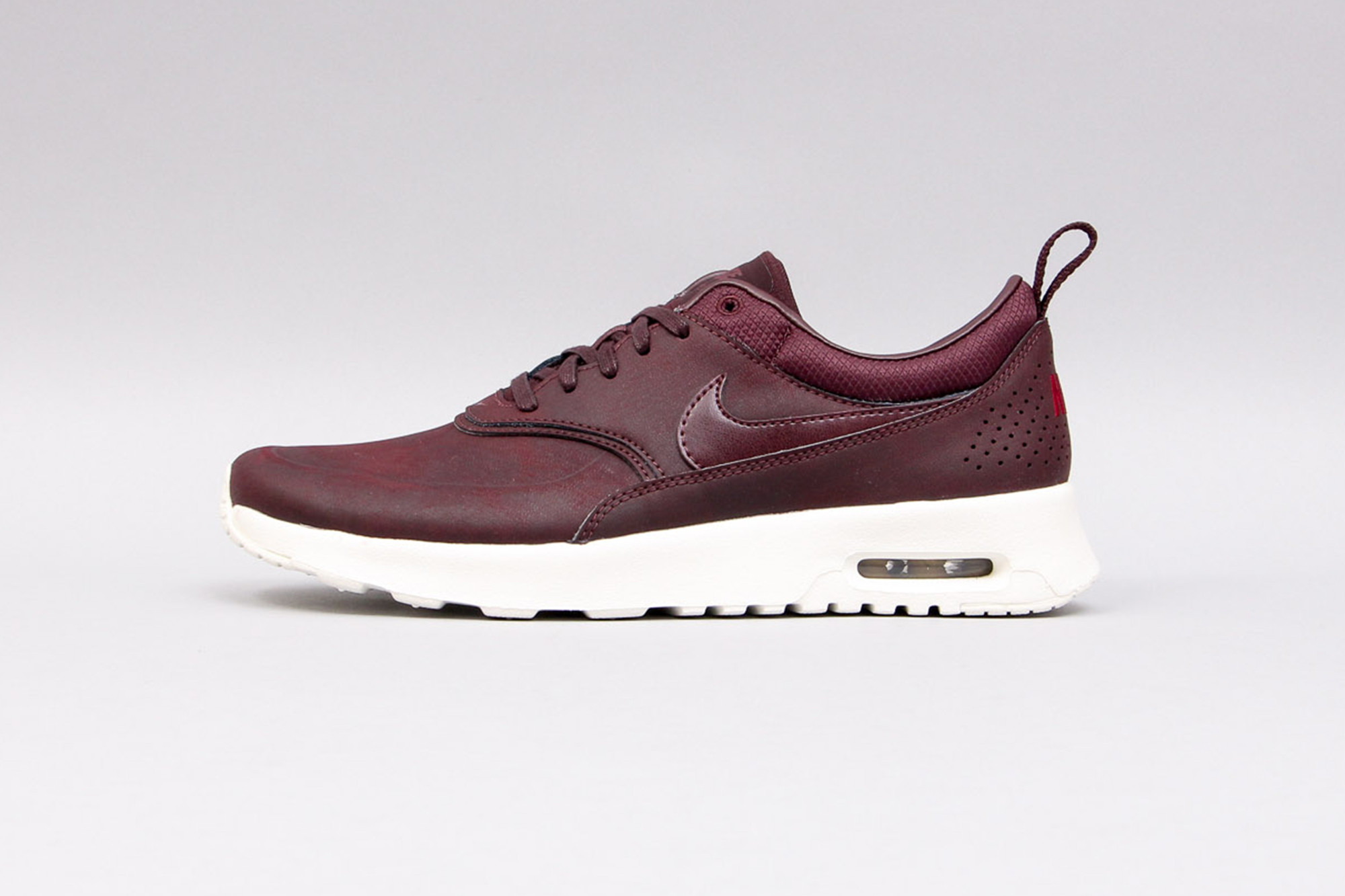 nike thea