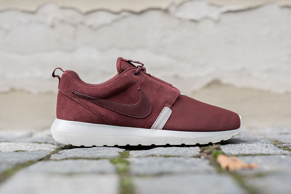 nike roshe run brown