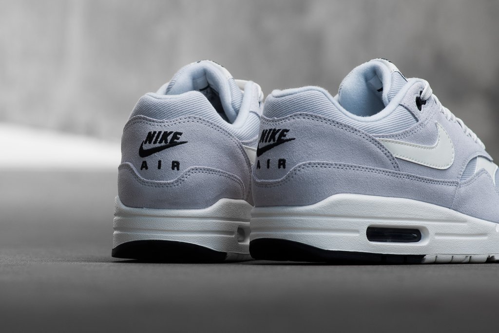 Release Reminder : Nike Air Max 1 Pure Platinum Mini Swoosh | WAVE®