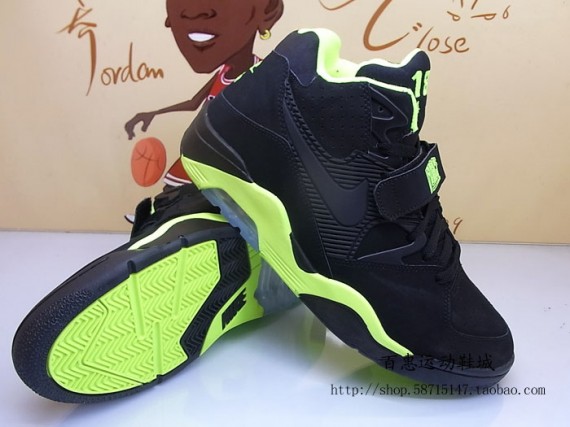 Nike Air Force 180 Volt Pack Nouvelles Images | WAVE® Nike Air Force 180 Black Volt Le Site de la Sneaker