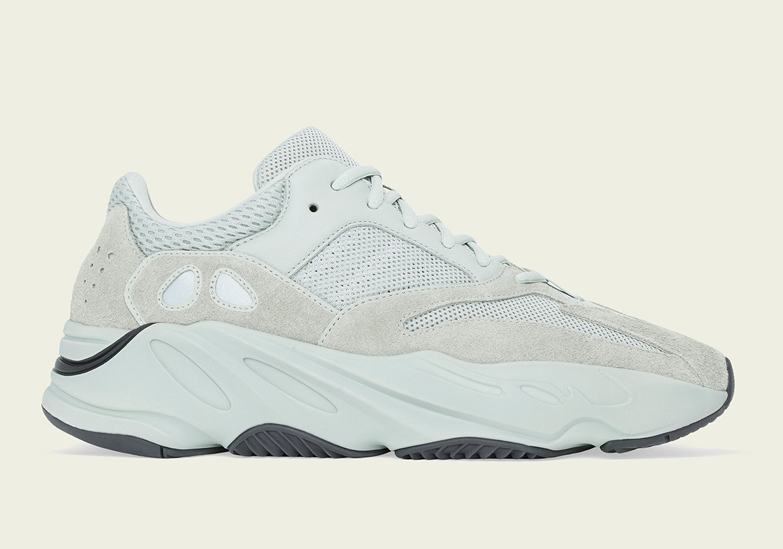 yeezy 700 euro