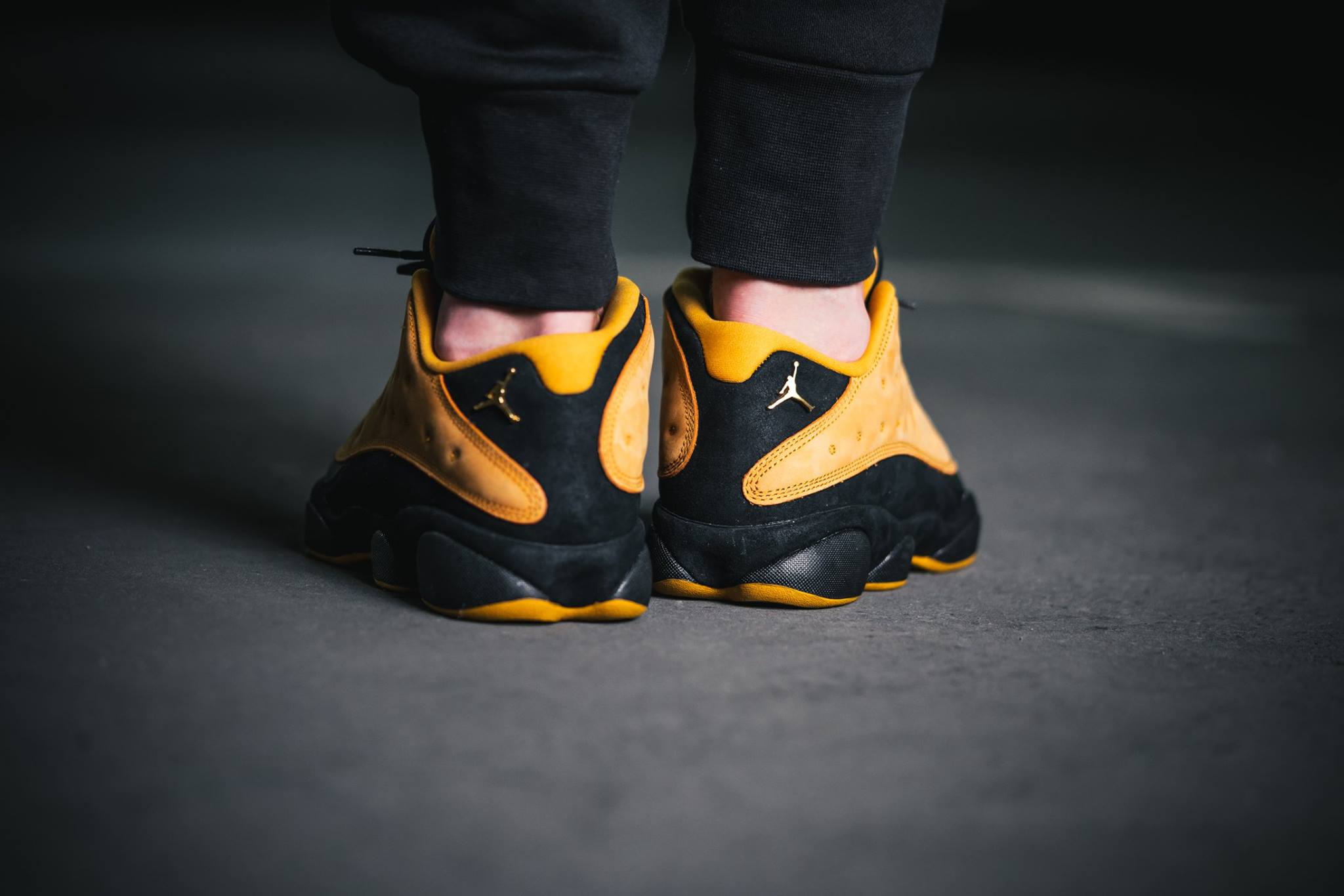 jordan 13 jaune et noir