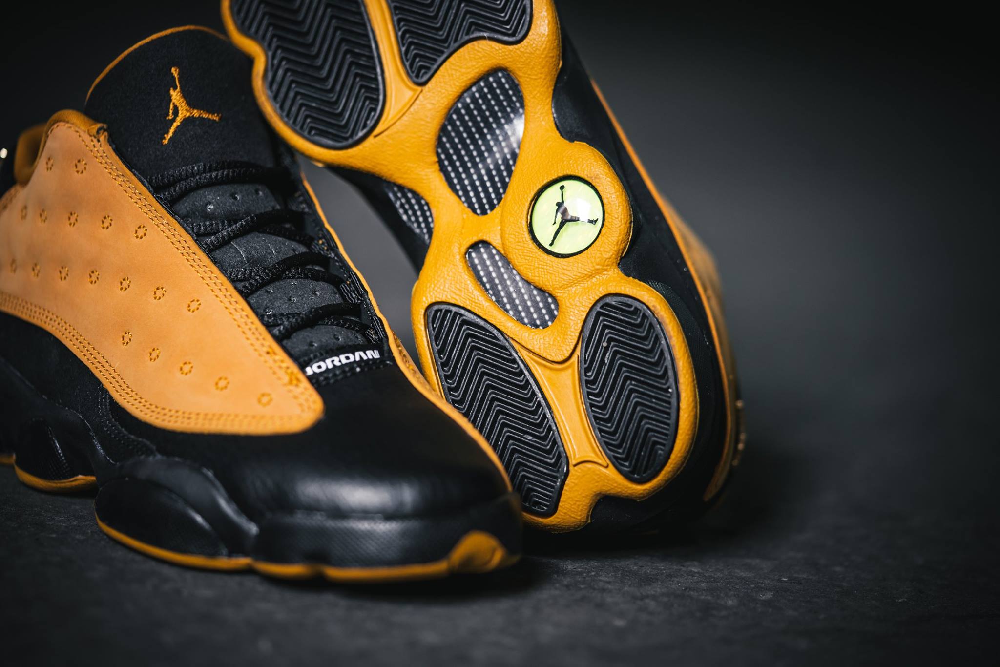 jordan 13 jaune et noir