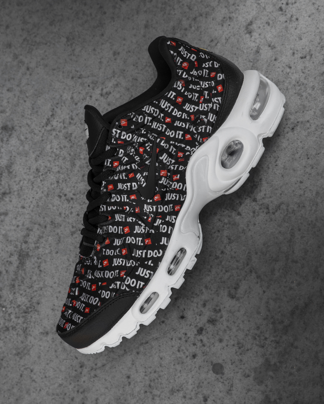 nike air max plus just do it black