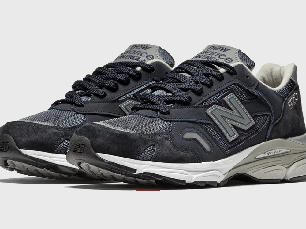La New Balance 920 arrive dans un coloris Navy