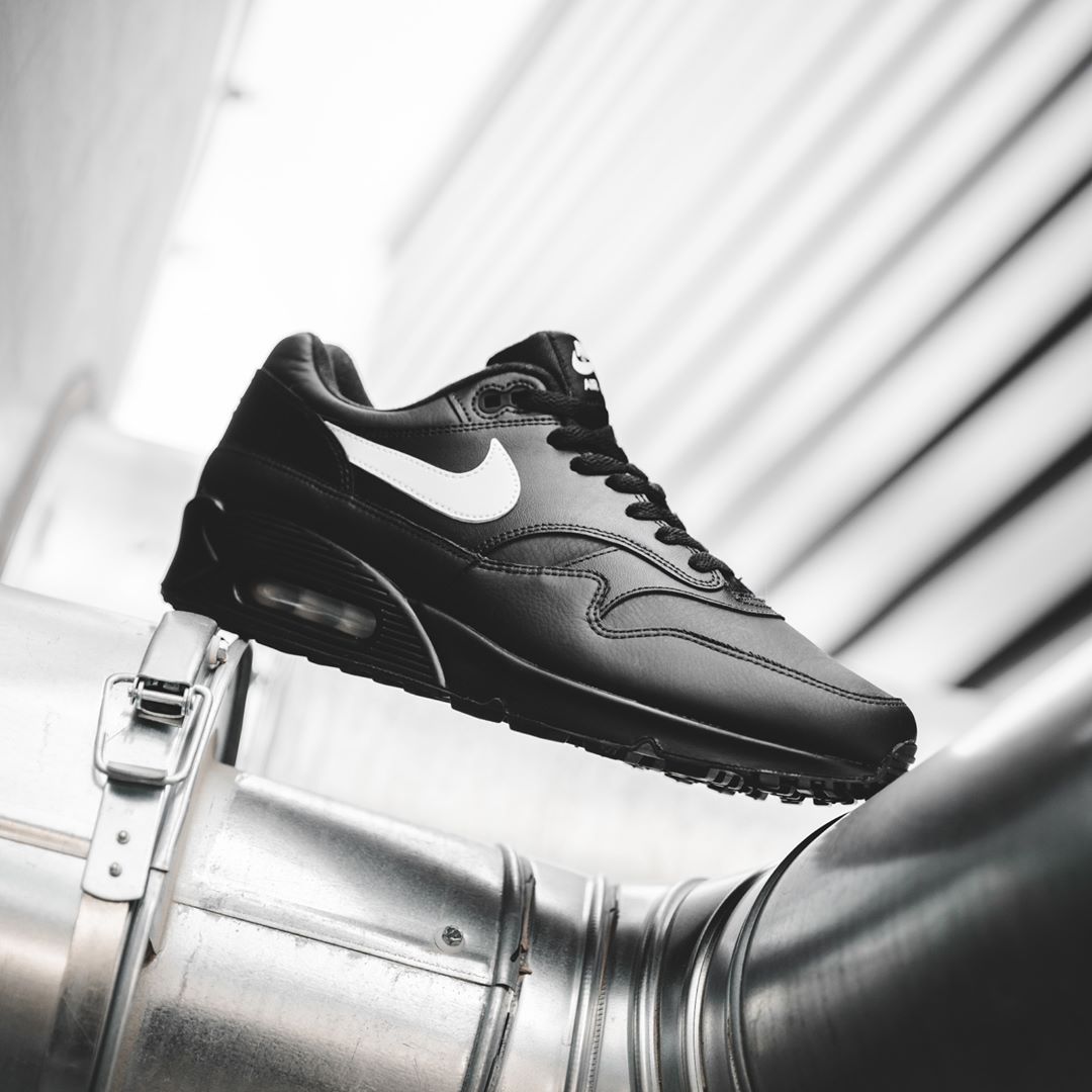 nike air max 1 full black