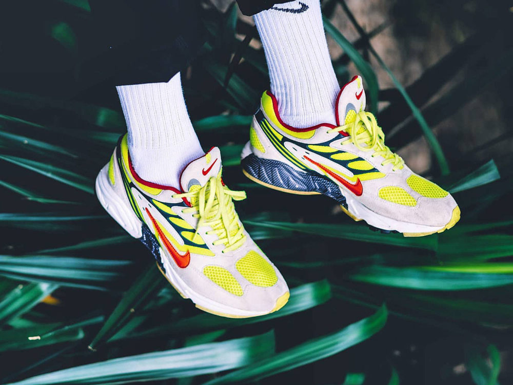 nike air ghost racer yellow