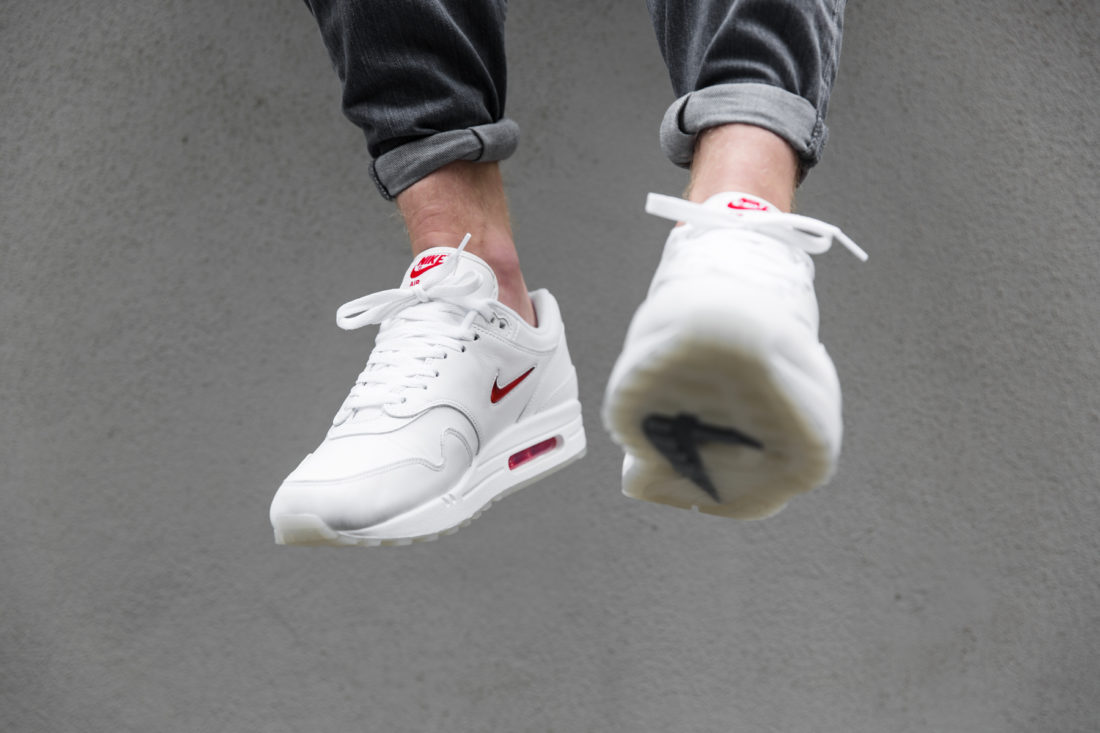 air max one jewel ruby