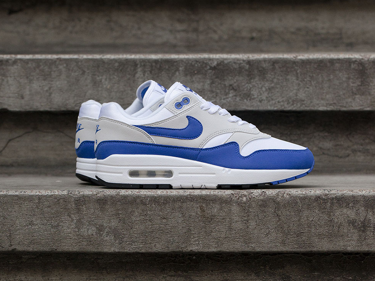air max one blue and white