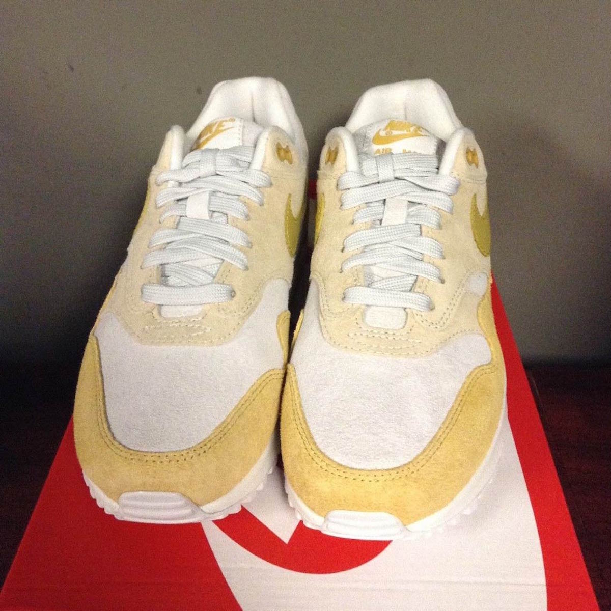 air max one jaune