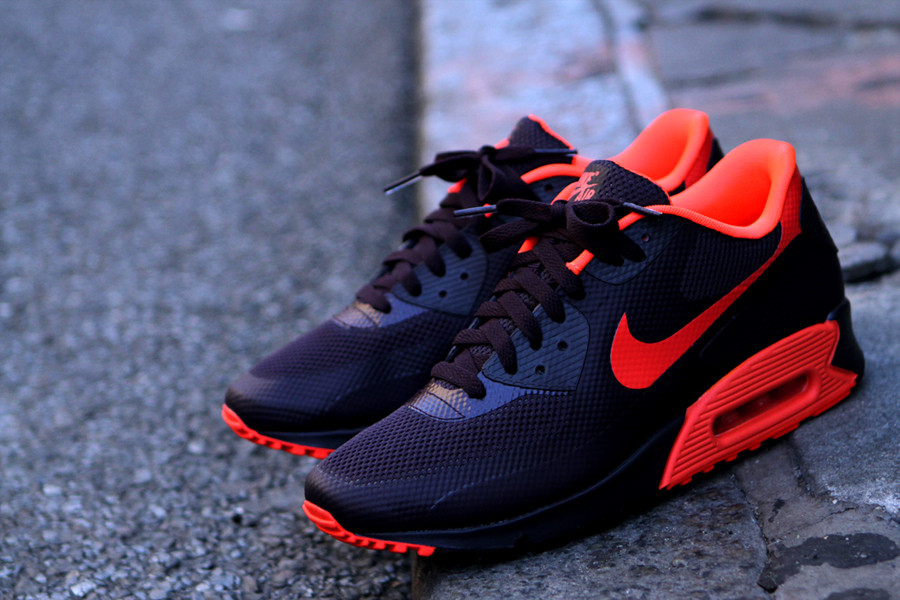 Nike Air Max 90 Premium Wine Hyperfuse / Crimson: Available | WAVE®