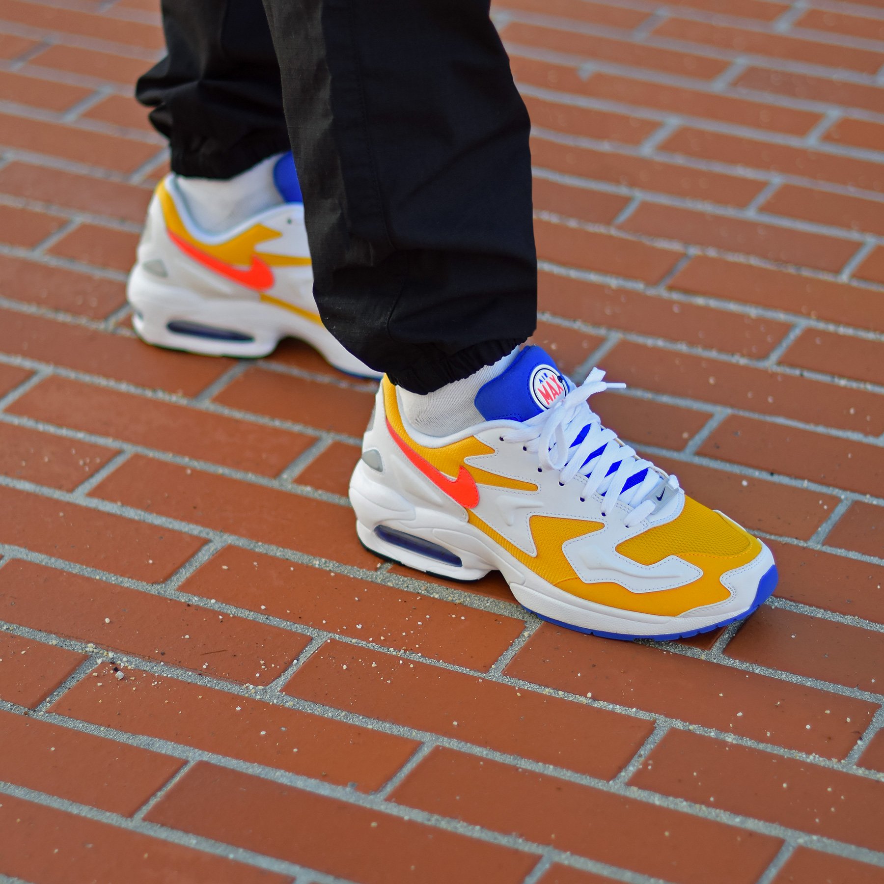 air max light university gold