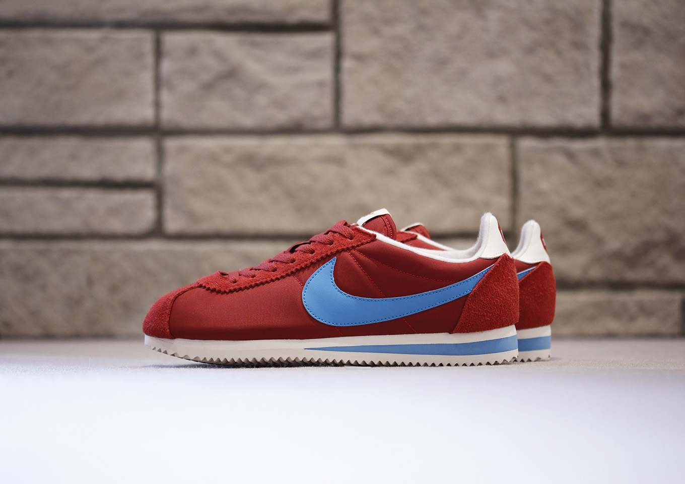 nike cortez stop sign