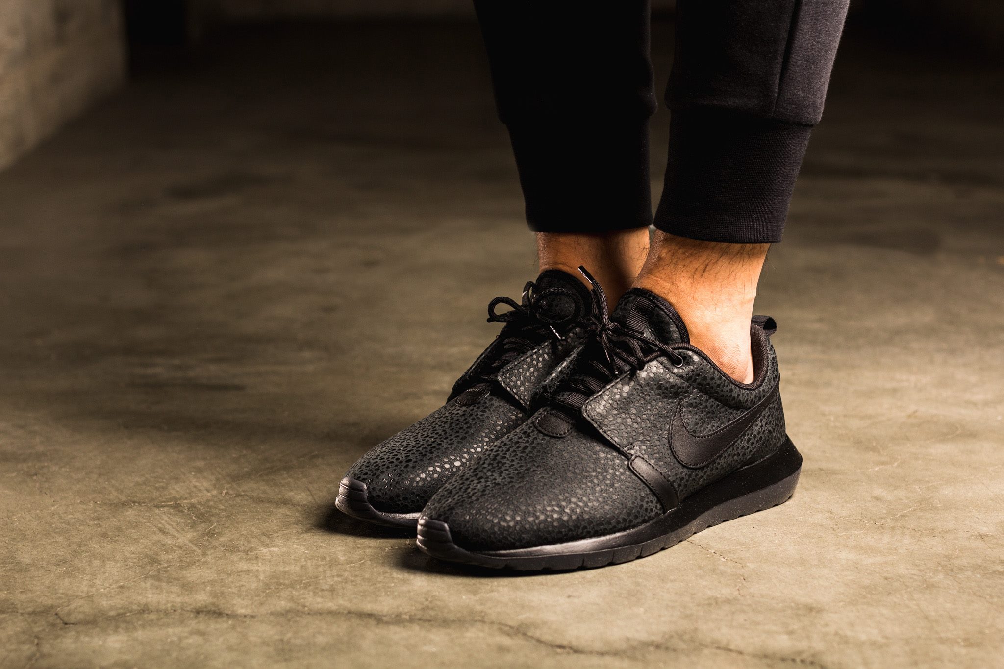 nike roshe run nm noir