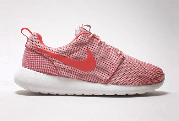 nike wmns roshe run