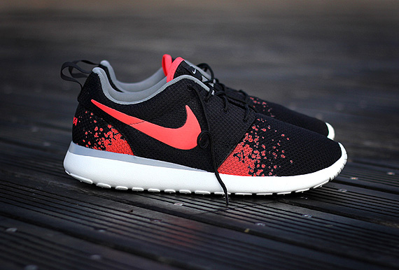 Nike Roshe Run 'Hot Lava' Custom | WAVE®