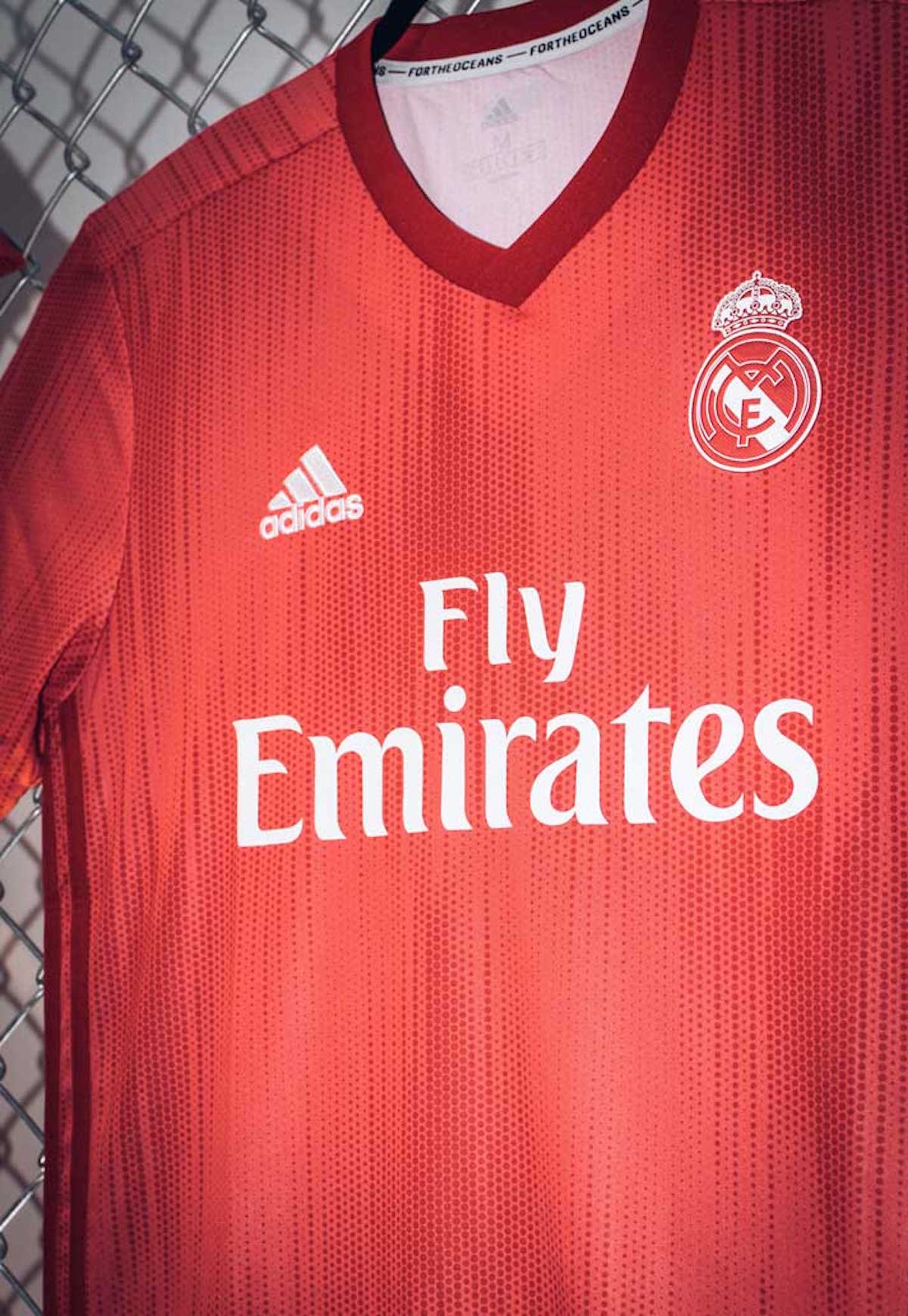 Le maillot Third 2018-19 du Real Madrid se dévoile dans ...