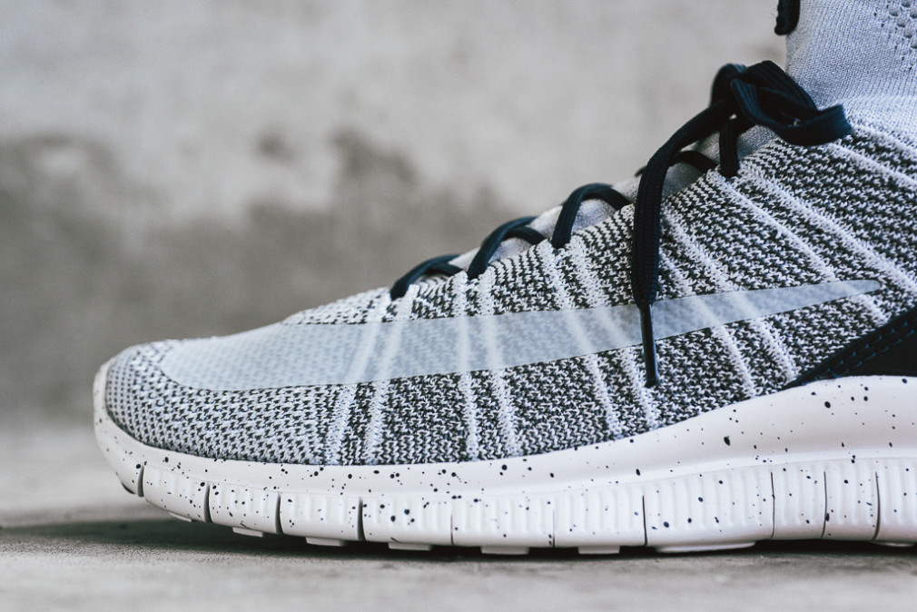 805554-001-nike-free-flyknit-mercurial-superfly-pure-platinum-2