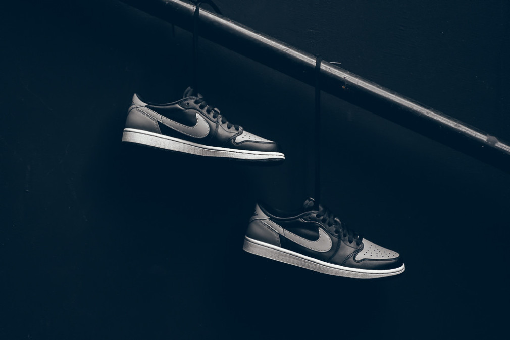 Air_Jordan_1_Low_Shadow_Black_Grey_Sneaker_POlitics_Hypebeast_3