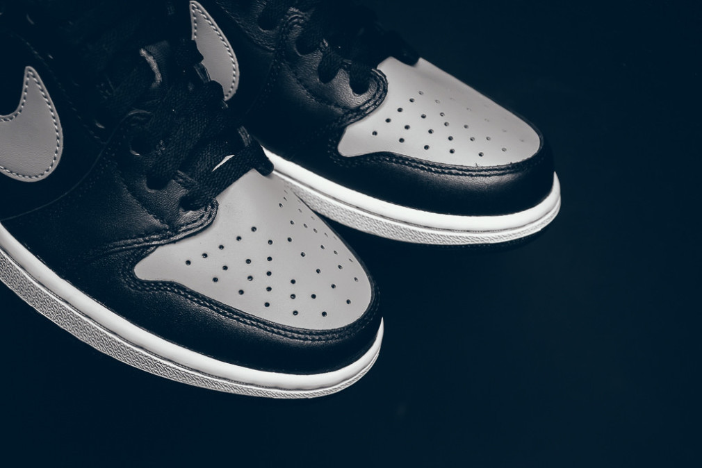 Air_Jordan_1_Low_Shadow_Black_Grey_Sneaker_POlitics_Hypebeast_6