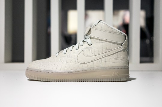 A Closer Look at the Nike WMNS 2014 Holiday Air Force 1 “City” Collection