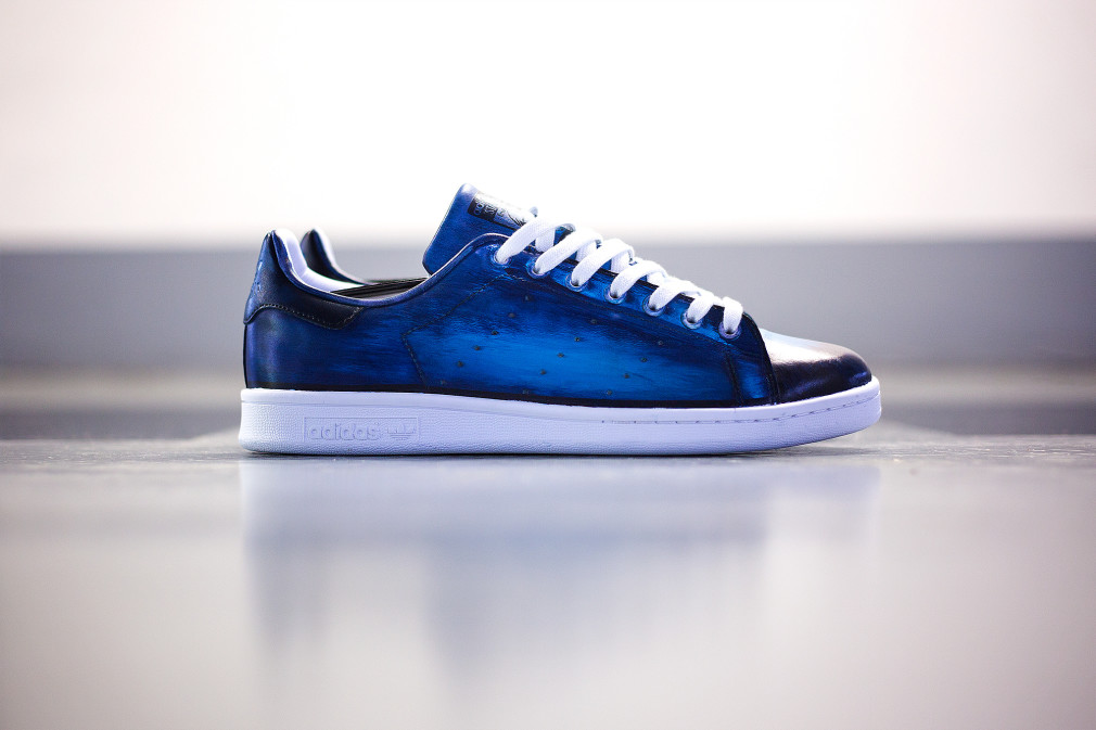 Florence-Monteil-Patine-cuir-adidas-stan-smith-custom-blue