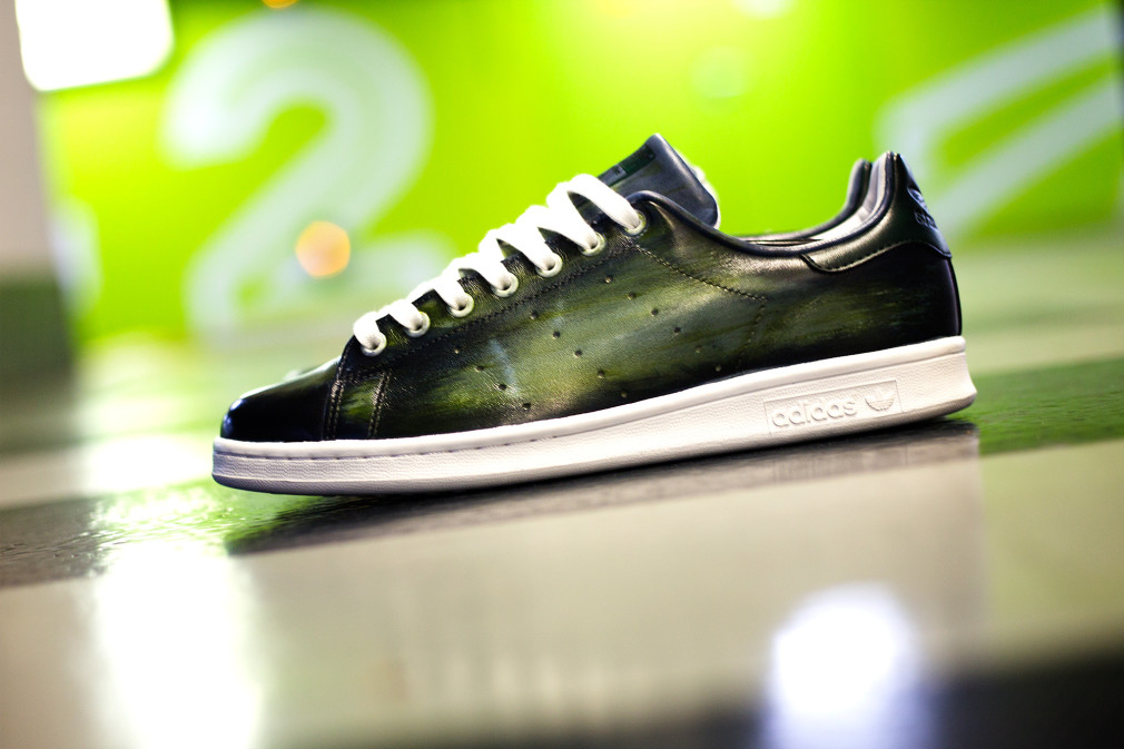 Florence-Monteil-Patine-cuir-adidas-stan-smith-custom-green-00