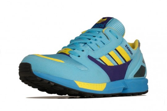 adidas-zx-8000-blue-yellow-toe-profile-1