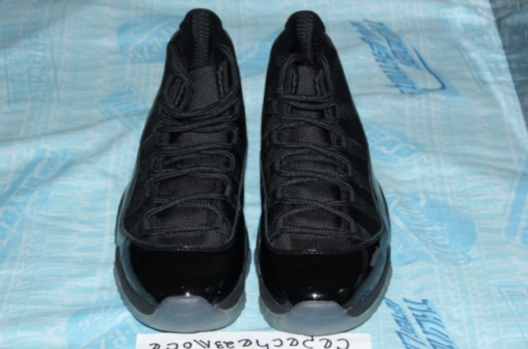 Air Jordan 11 Black Out