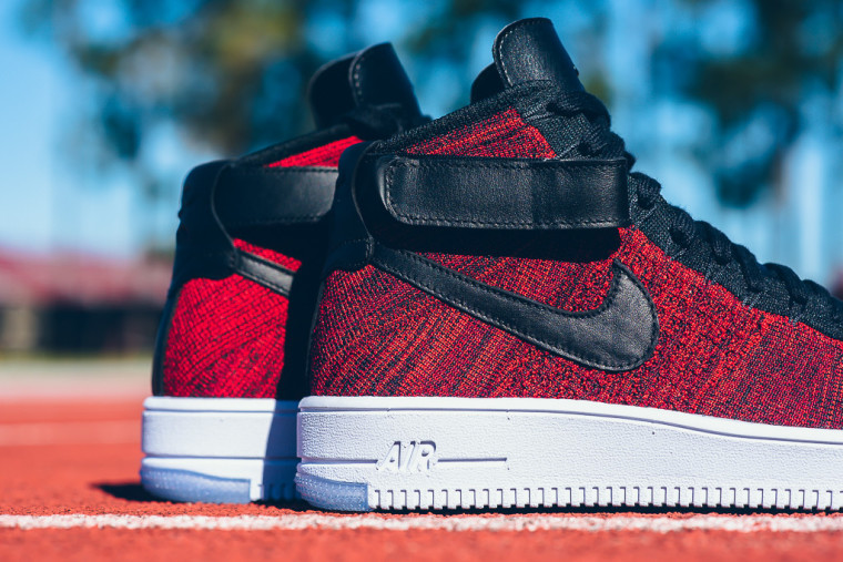 Nike-Air-Force-1-Ultra-Flyknit-Mid-University-Red-4