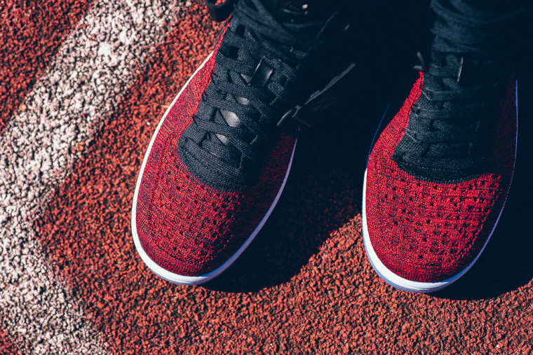 Nike-Air-Force-1-Ultra-Flyknit-Mid-University-Red-8