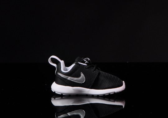 Nike-Rosherun-PSTD-black-mtllc-silver-white-white_b2