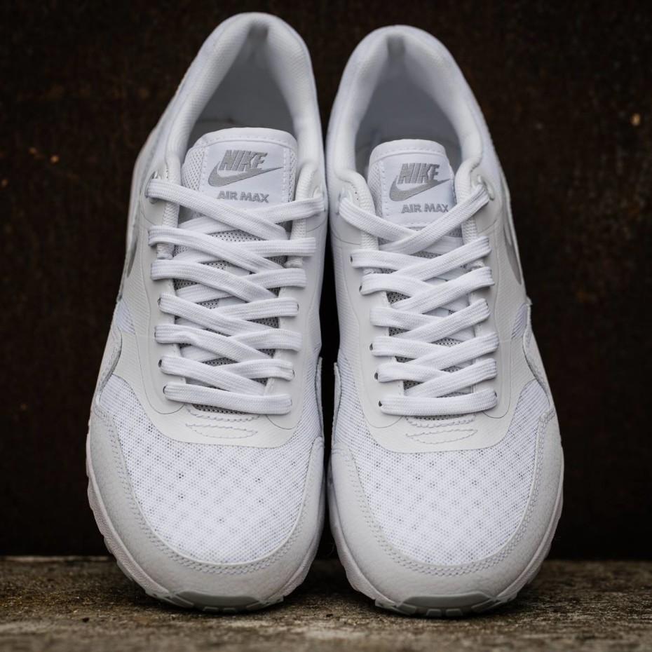 Nike Wmns Air Max 1 Ultra Essential   "Triple White"