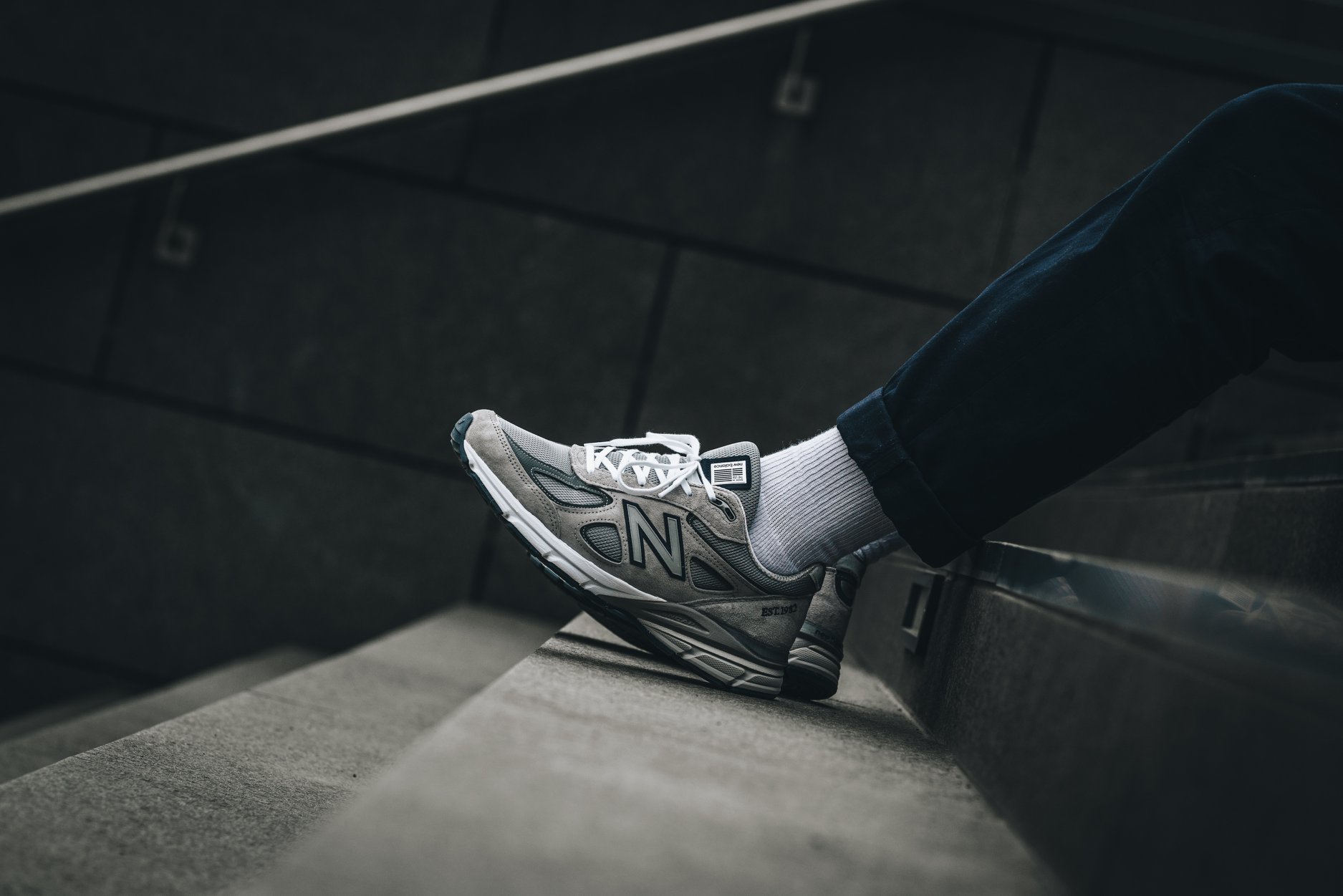 grey new balance 990 v4