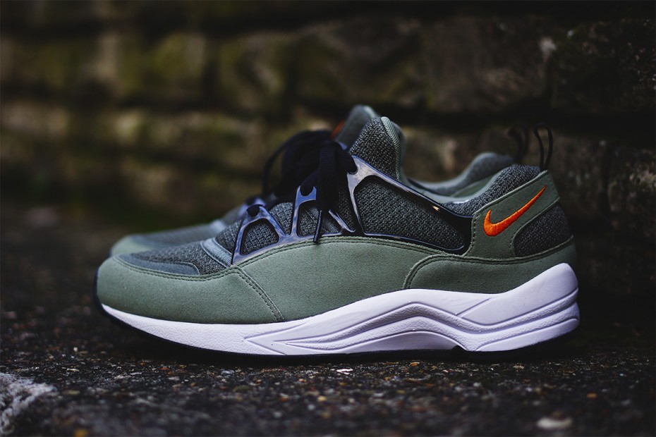 nike-air-huarache-light-sample-2015-green-orange-03