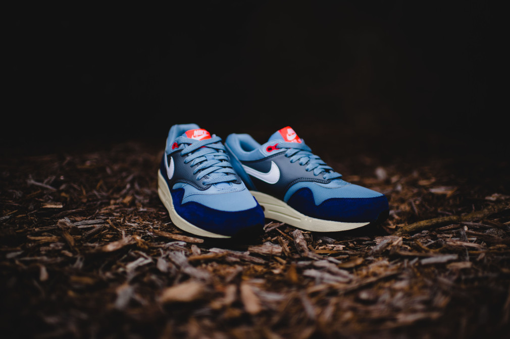 Nike Air Max 1 WMNS Essential (Blue Grey/White-Bright Crimson)