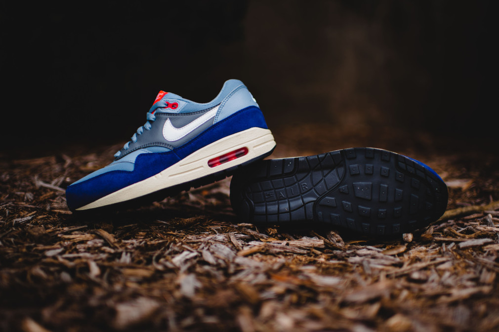 Nike Air Max 1 WMNS Essential (Blue Grey/White-Bright Crimson)