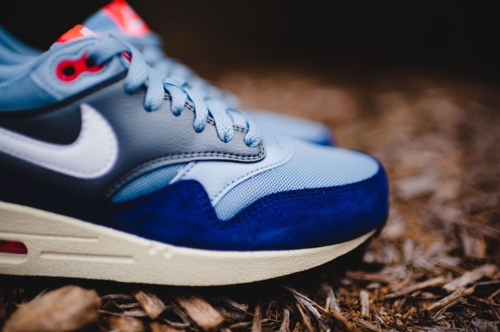 Nike Air Max 1 WMNS Essential (Blue Grey/White-Bright Crimson)