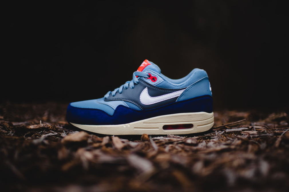 Nike Air Max 1 WMNS Essential (Blue Grey/White-Bright Crimson)