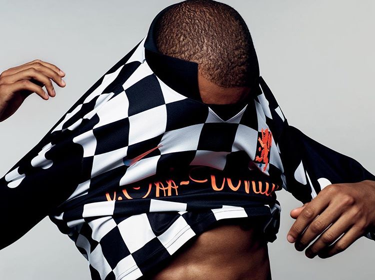 Kylian Mbapp?� pr?�sente la collection Off-White x Nike Soccer - WAVE?�