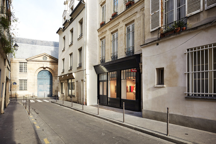Supreme ouvre son shop à Paris