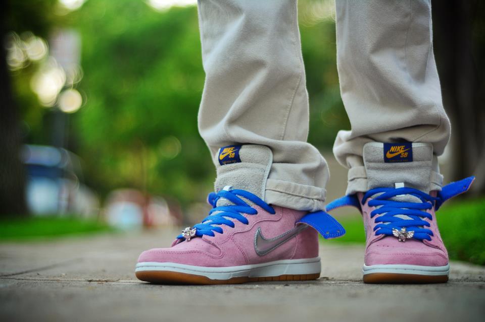 nike sb when pigs fly on feet